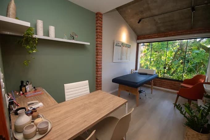 Sala de atendimento na Clínica Mais Saúde