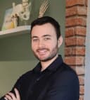 Dr. Lucas Castro