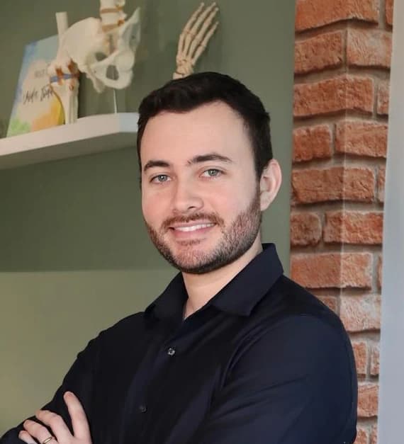 Dr. Lucas Castro
